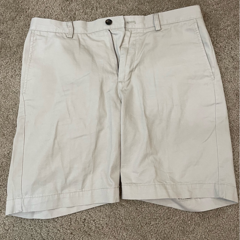 Amazon Men’s 33 Khaki Shorts